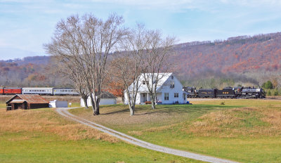 SR 630 passes a farmhouse near South Roddy, Northbound on the famed CNO&TP 