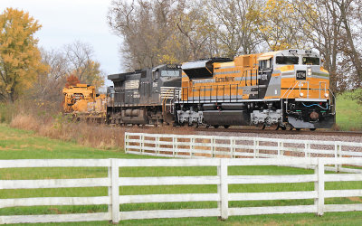 NS 055 passes the Agee farm at Vanarsdale, KY with EMDX 1201 on the point 