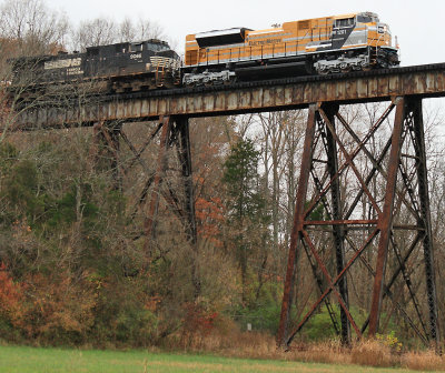 NS 055 starts across Pope Lick bridge on a cloudy morning 