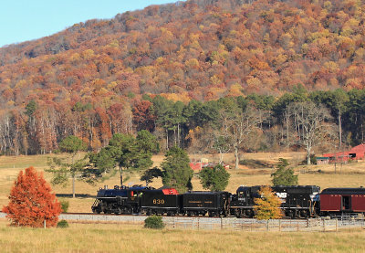 Lookout Mountain looms in the background as 630 takes a train load of happy passengers back to Chattanooga 