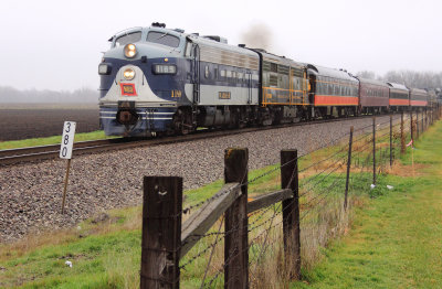 Wabash 1189 leads the NS Santa train around a rare curve near Decatur 