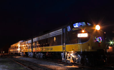 The Keokuk Junction  Santa Special waits at Smithfield, while all the good little boys and girls visit the Jolly Old Elf 