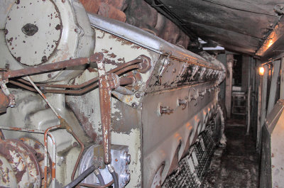 Engine room of KJRY 1752, with the EMD 567-16 prime mover 
