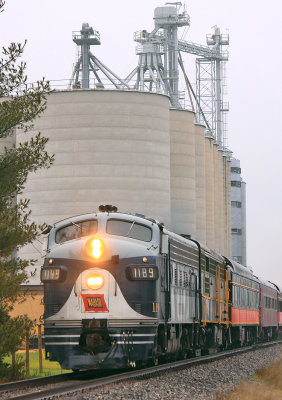Wabash 1189 leads the Santa Train West at Niantic, IL