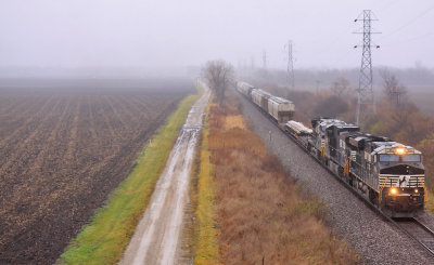 Westbound manifest in the fog at Righter IL