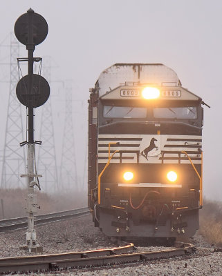 NS 6905 in the fog at Righter IL