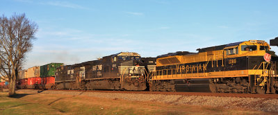 The Virginian heritage unit waits in the hole at Spring City as 295 flys by on the main. 