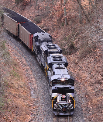 NYC 1066 and 3 other NS engines lift a Northbound coal train up Rosine hill on the PAL mainline 