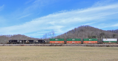 NS 224 rolls through the stark winter landscape in the Green River Valley 