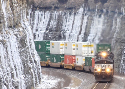 NS 215 is the 2nd train in the pig parade, seen here nearing the top of the grade at Kings Mountain