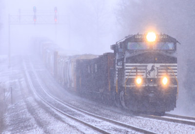 The heavy snow falls as 177 comes through the swag at Gradison 