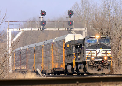 NS 275 under the signals at Palm 