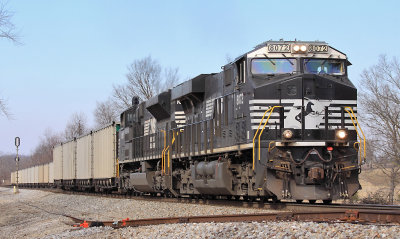 A KUCX coal train leaves the siding at Talmage