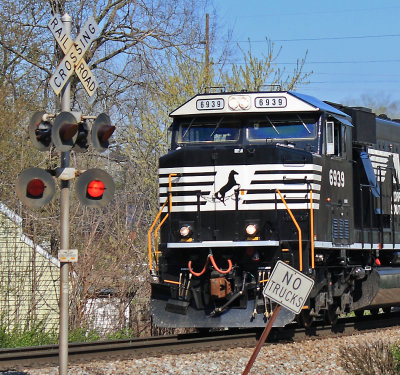 NS 223 passes through downtown Harrodsburg, keeping a few hundred trucks off the road 