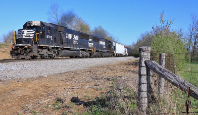 NS 375 comes off the wye and heads West for Louisville with a pair of former CR SD60's for power 