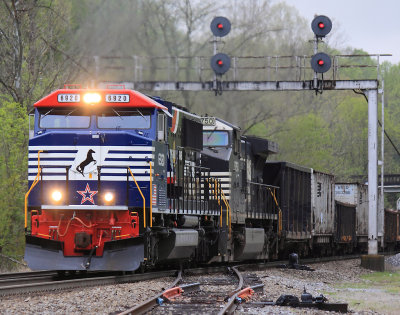 NS 179 tops over at Kings Mountain in a light rain, with Veterans unit 6920 on the point 