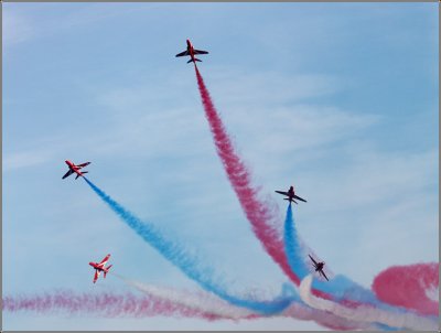 4th : Red Arrows 2 by Bob Starling