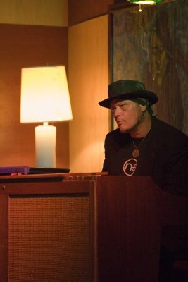 Mark Muggie Doo Leach on the Hammond B3.jpg