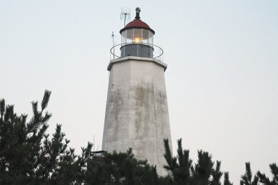 Lynde Point light 1.jpg