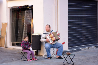 Dijon: Street Musician