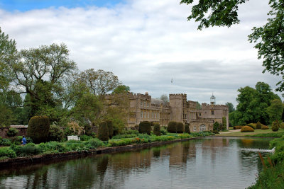 Pond and house, Forde Abbey (2383)