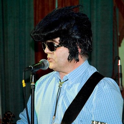 Yours truly in Elvis wig! (2348)