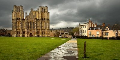Path and cathedral, Wells