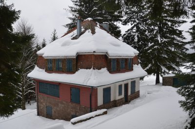 La villa Ehret - la rsidence du bourreau Kramer, juste  ct du camp