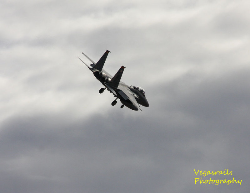 F-15E turning on to final