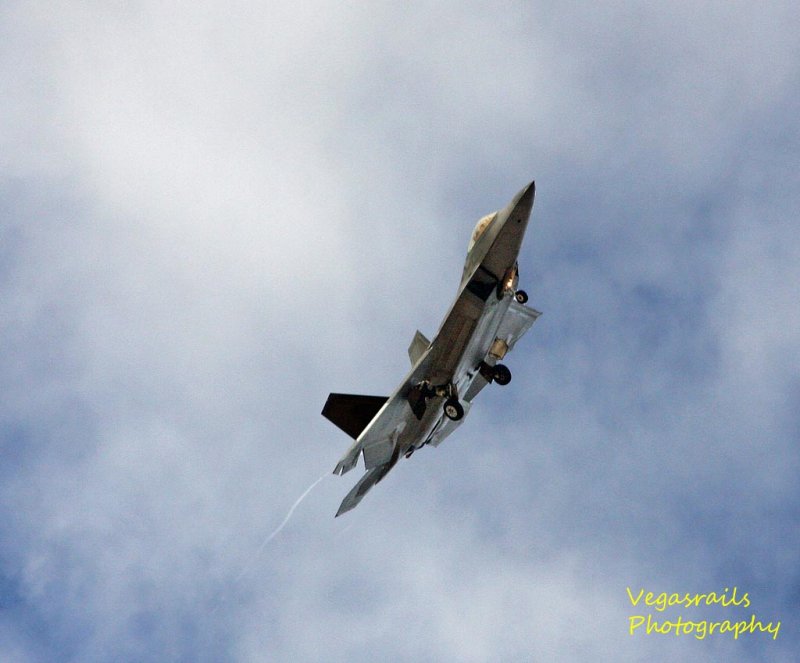 F-22 on approach
