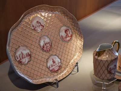 Showroom: Picture platter