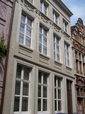 1785 CLASSICISTISCHE LIJSTGEVEL