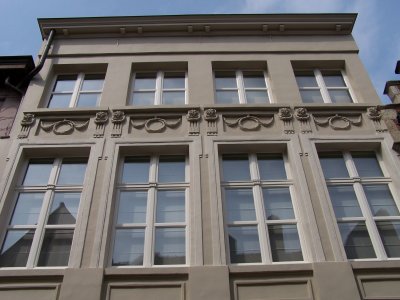 1785 CLASSICISTISCHE LIJSTGEVEL