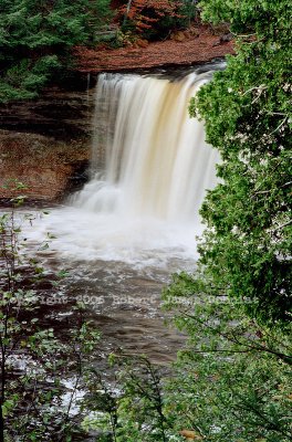 Upper Taquemenon Falls 98.jpg