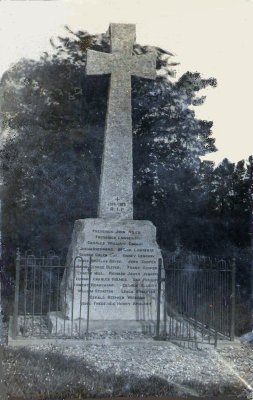 War memorial, Ecchinswell