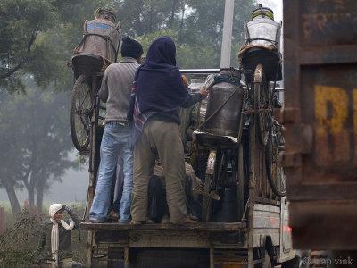 Trafic jam between Agra and Fatehpur Sikri