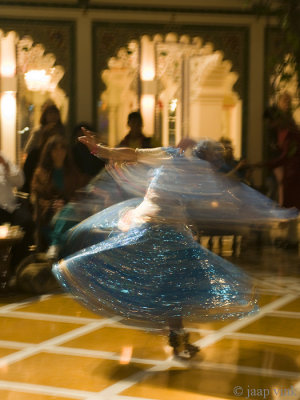 Music and dance performance at Lake Palace Hotel