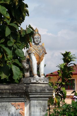 Statue on temple wall, Fang