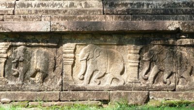 Polonnaruwa - bas relief sculpture