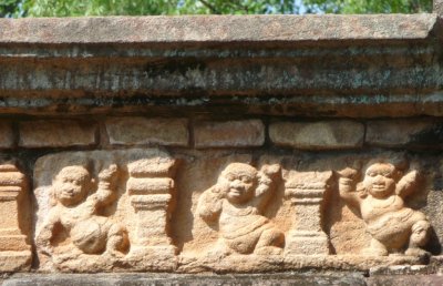 Polonnaruwa - bas relief sculpture