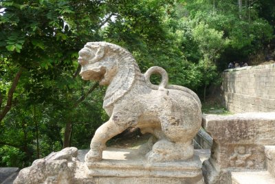 Yapahuwa - lion sculpture
