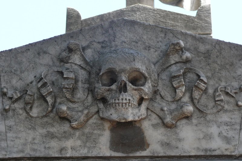 To me, this was a fairly bizzare thing to find on a tomb!  As unique as it is though, I couldnt find out who it belonged to.
