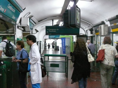 Inside the subte at Peru Station