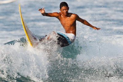 Shooting info - San Juan beach, La Union, Philippines, November 13, 2011, Canon 1D Mark IV + EF 400 2.8 L IS + 1.4x TC II, 
560 mm, 1/2000 sec, f/5.6, ISO 400, 475B/516 support, manual exposure in available light, uncropped full frame.