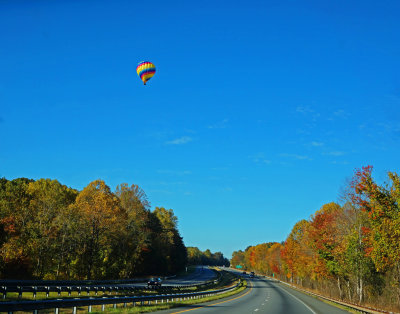 EARLY MORNING BALLOONING ON A BEAUTIFUL FALL DAY  -  ISO 100  -  TAKEN WITH A SONY/ZEISS 24mm f/1.8 E-MOUNT LENS