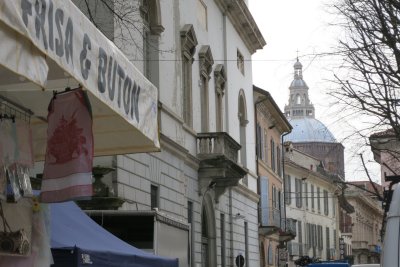 Piazza Petrarca