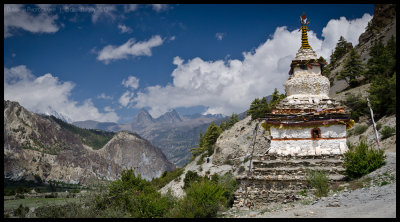 Chorten outside Mugje