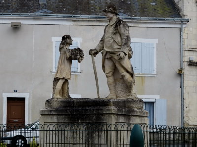 War Memorial Vernoil le Fourrier