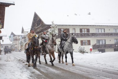 Three Riders 5912.jpg