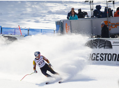 Skier 7700.jpg